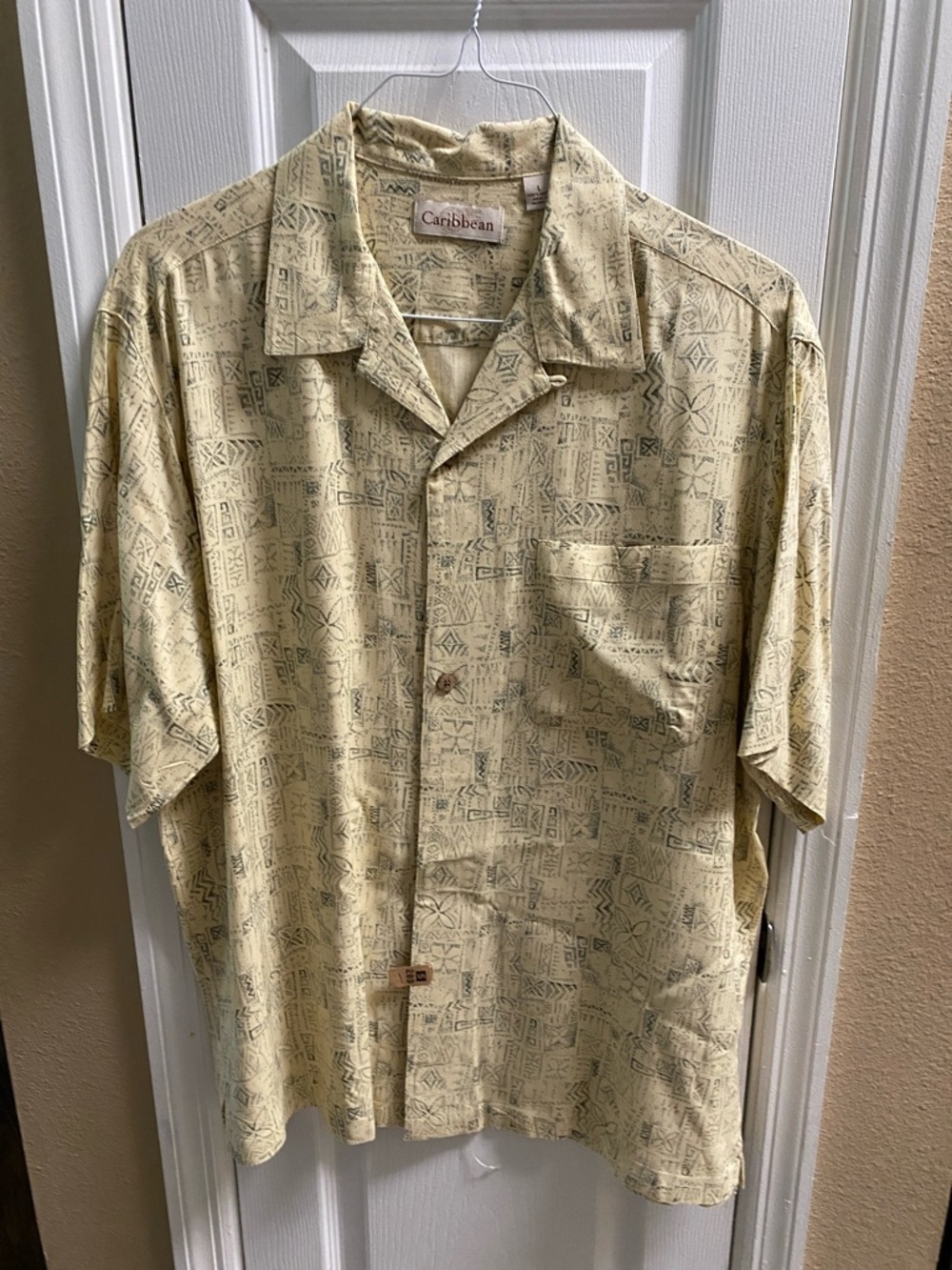 Men’s button shirt
